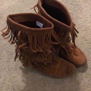 Tan moccasin fringe boots size 7